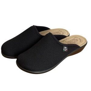 Fly Flot mesh clogs, size 37 (6-6.5)